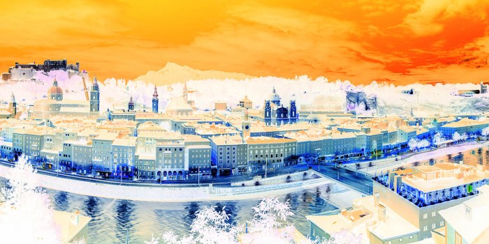 Blick vom Kapuzinerberg auf die Altstadt mit Festung Hohensalzburg (invertiert) Foto Salzburg Tourismus